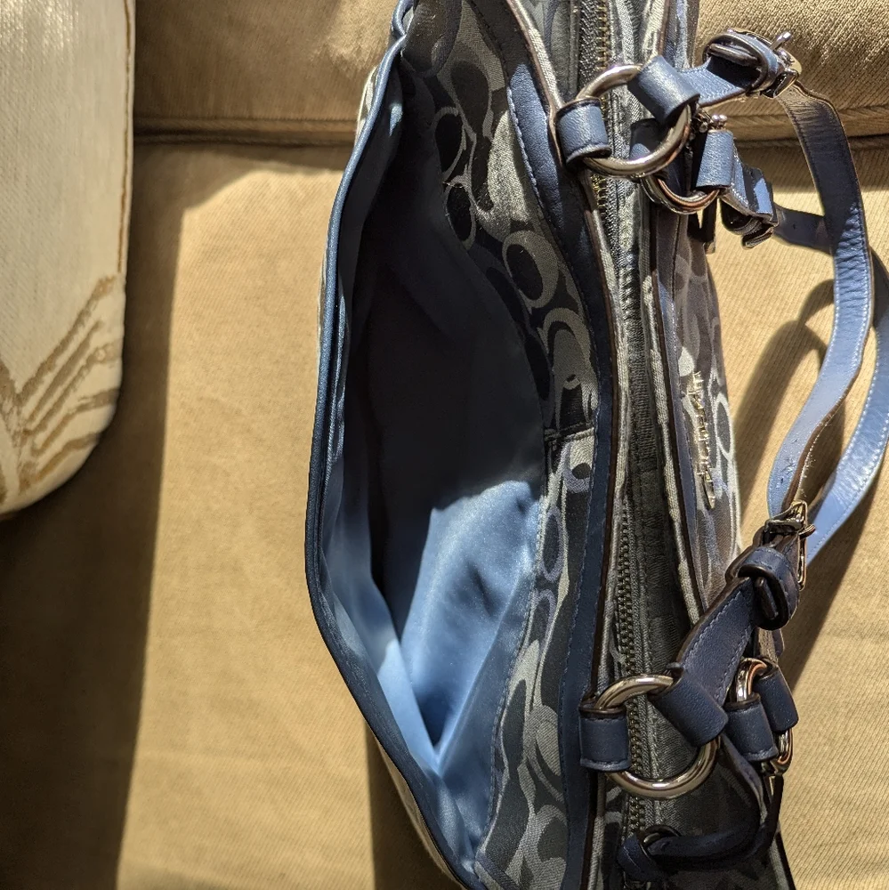 Coach purse - Picture 9 of 13